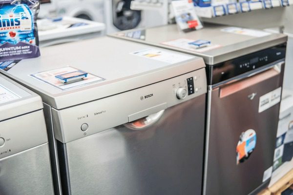 BOSCH dishwasher – quiet and efficient cleaning.